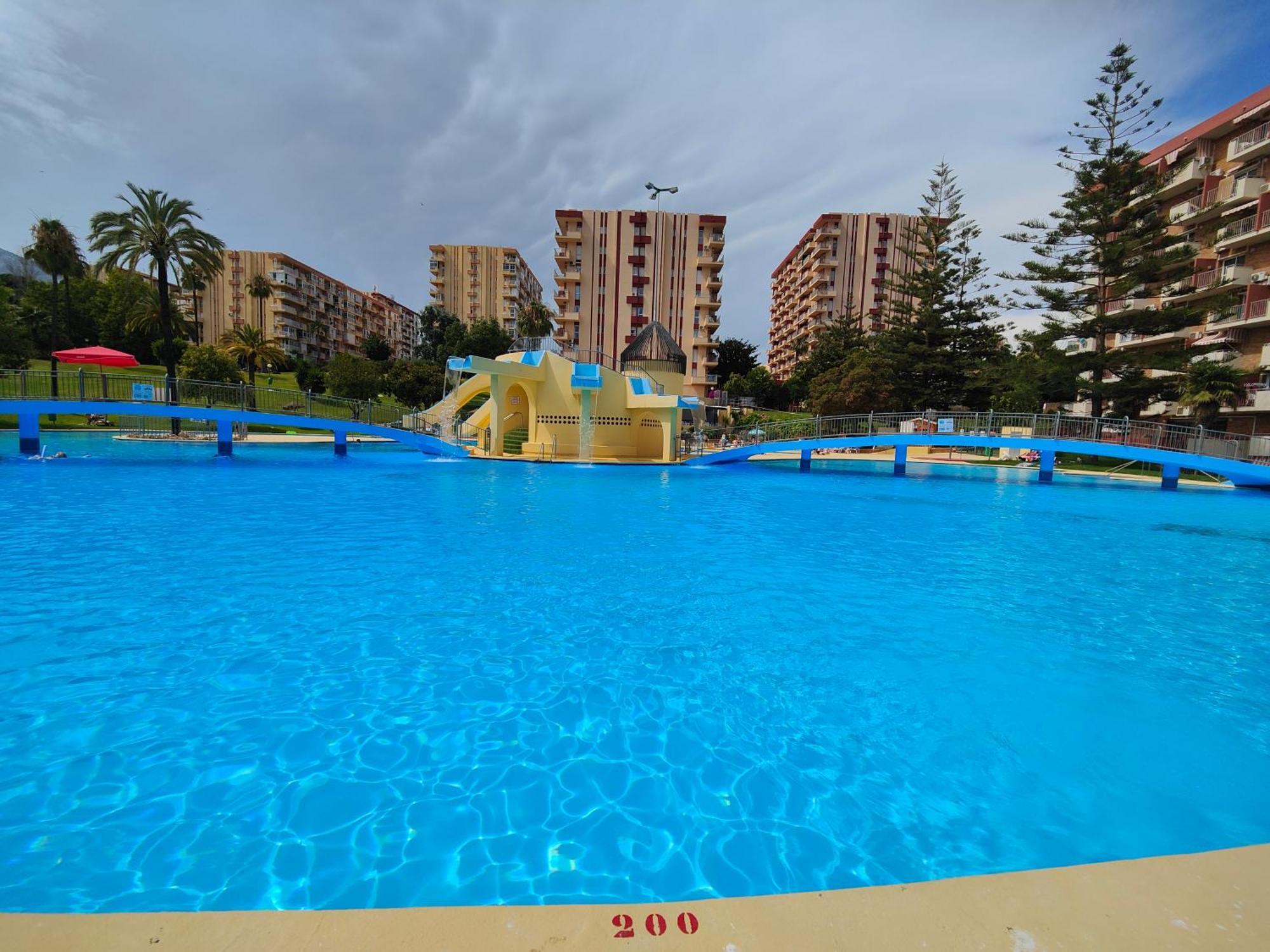 Apartamento Entero, Enormes Piscinas, Terraza Y Playa Benalmádena Buitenkant foto